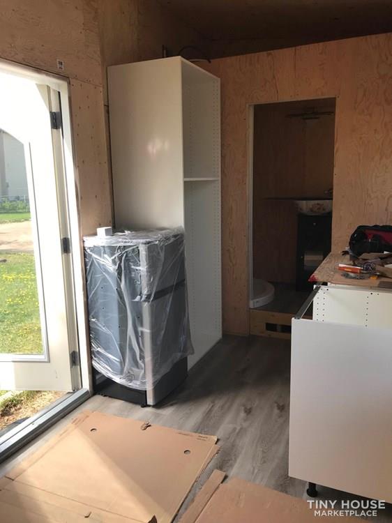 24' TINY HOME ON TRAILER in Ontario. (K0E 1G0) - Image 4 Thumbnail