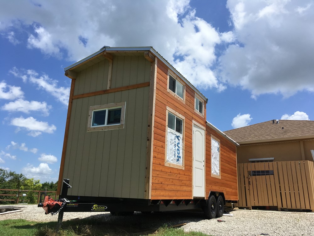 24' Tiny House on wheels - Image 2 Thumbnail