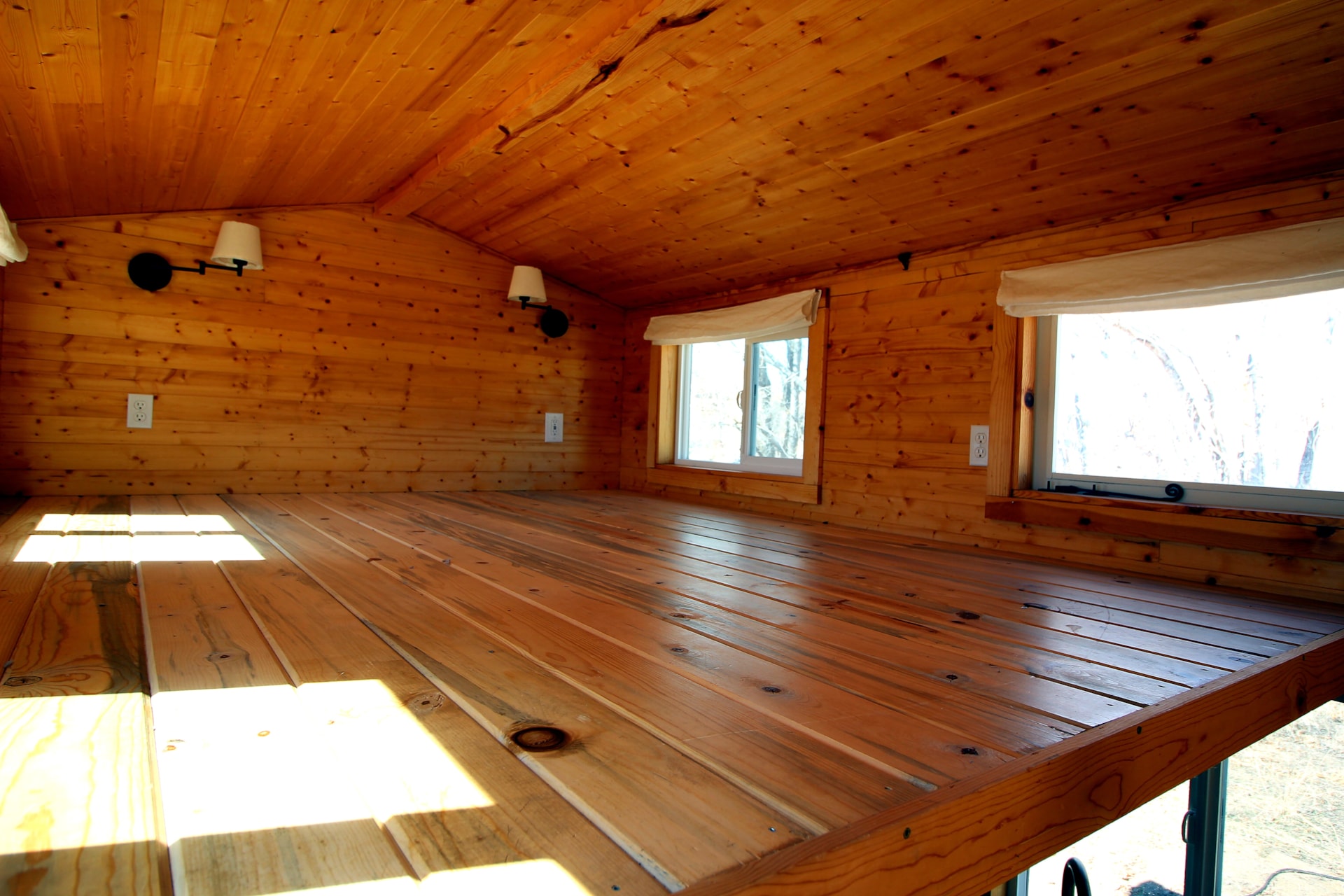 24’ Tiny House on Wheels - Image 4 Thumbnail