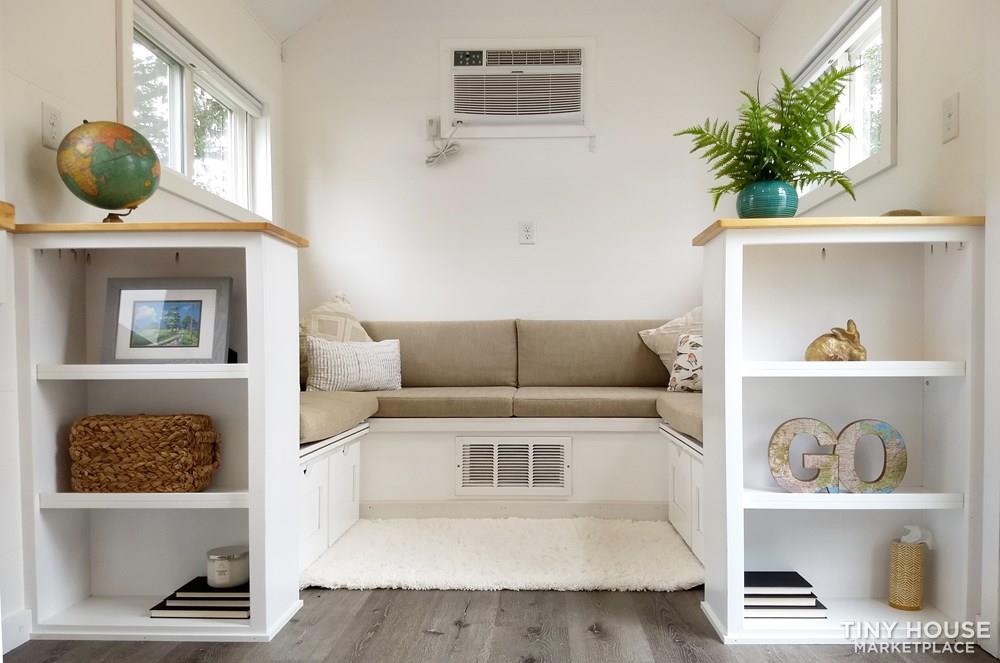 24' x 8' “Poppy” by Modern Tiny Living - New Price! - Image 2 Thumbnail