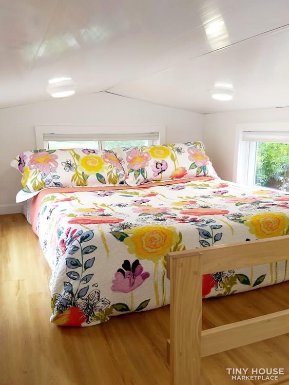 24' x 8' “Poppy” by Modern Tiny Living - New Price! - Image 4 Thumbnail