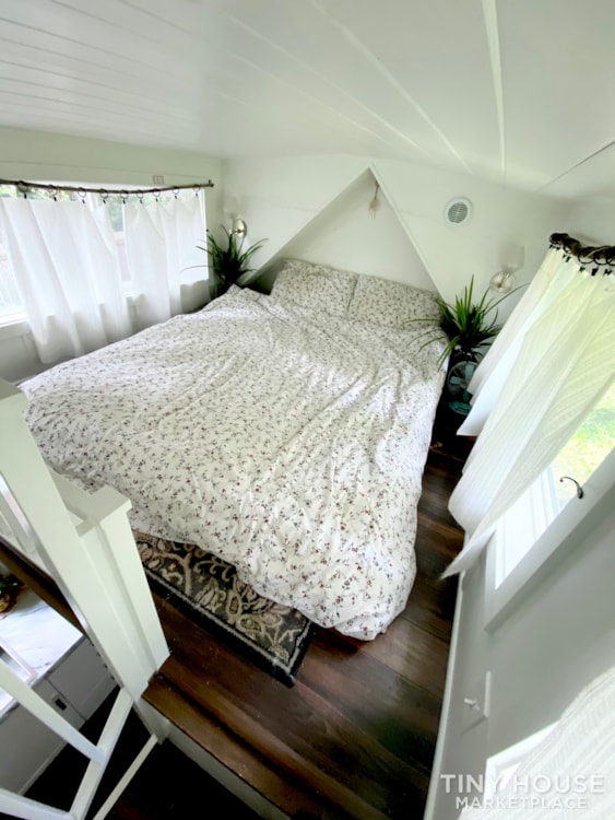 24ft Tiny Home with screened Porch - Image 4 Thumbnail