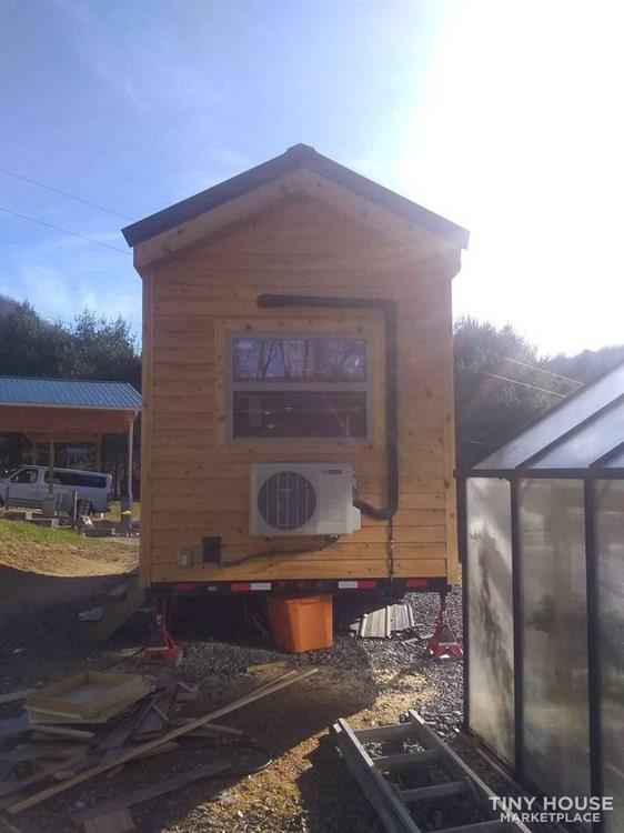 24ft x 8ft custom built rustic tiny home on wheels - Image 4 Thumbnail