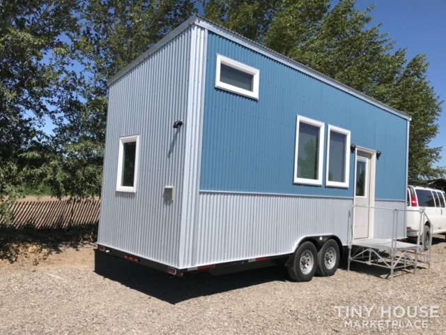 26' Tiny Home on Trailer (Road Legal) - Image 2 Thumbnail