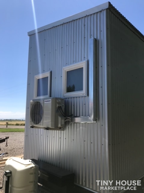 26' Tiny Home on Trailer (Road Legal) - Image 4 Thumbnail
