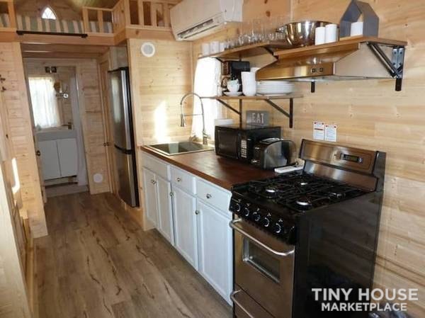 26' Tumbleweed Elm With Gas Stove and Tankless Water Heater! - Image 3 Thumbnail