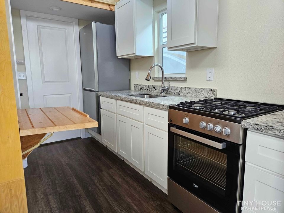 26ft Long - Dual Lofts, Full Size Appliances, Shower/Tub & W/D Hookups! - Image 2 Thumbnail