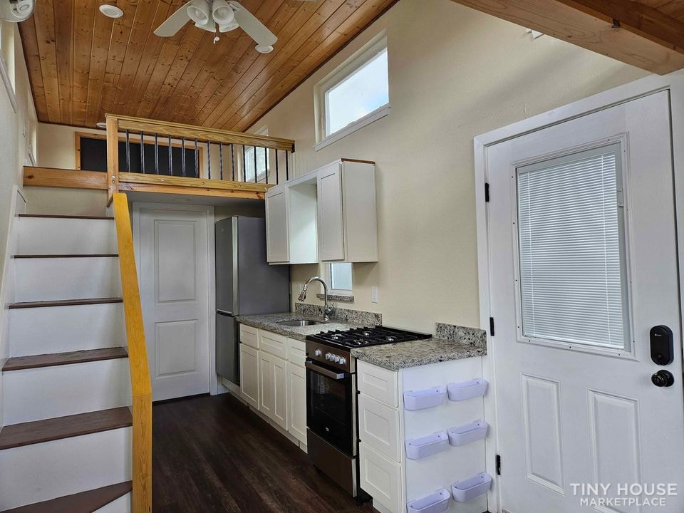26ft Long - Dual Lofts, Full Size Appliances, Shower/Tub & W/D Hookups! - Image 3 Thumbnail
