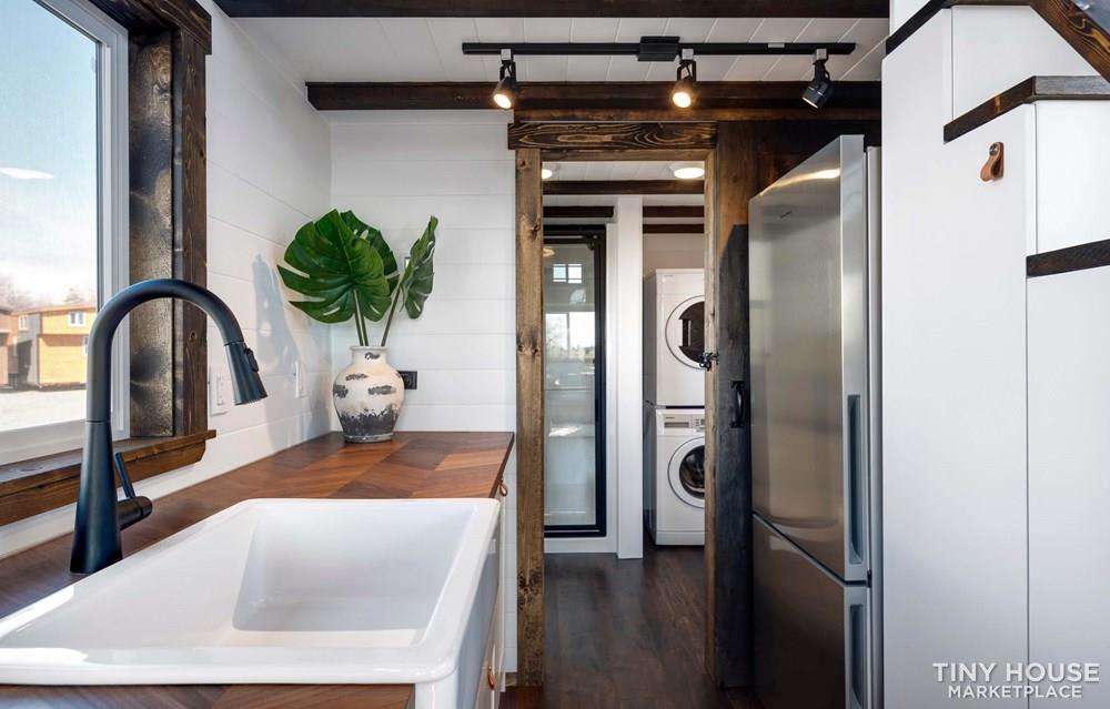 26ft Napa #1 Tiny Home - Cozy and Bright! - Image 3 Thumbnail