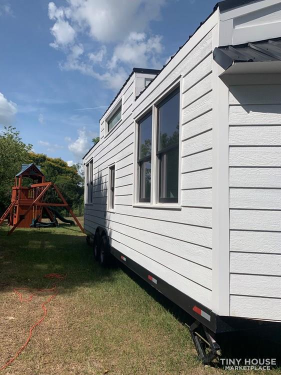 28' Beautiful White Tiny Home, Farmhouse  - Image 3 Thumbnail
