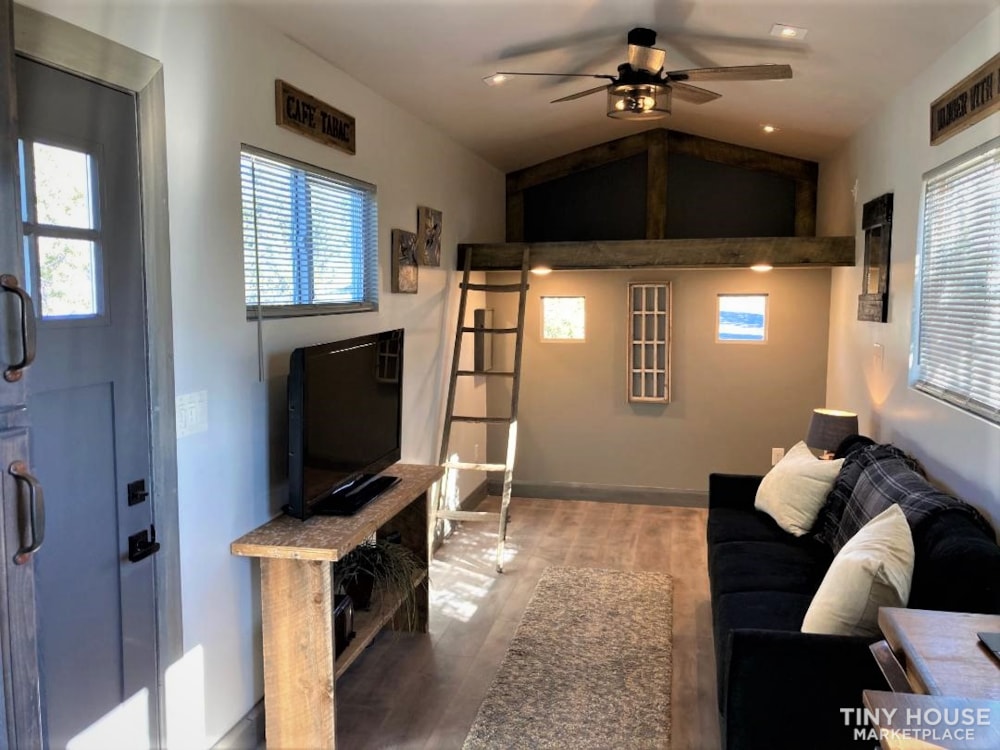 PENDING!! New 2021 28' Custom Tiny Home on #15K Trailer Sleeps 4 (2 up, 2 dn) - Image 4 Thumbnail