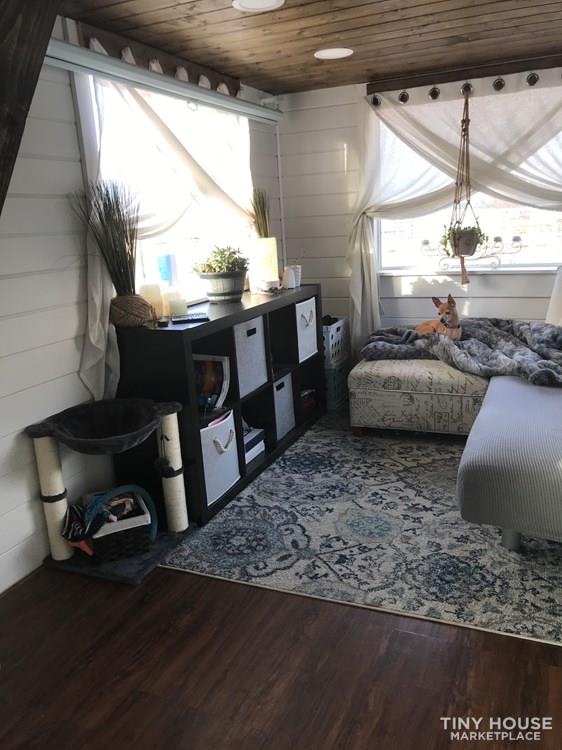 28’ double loft farmhouse THOW - Image 4 Thumbnail
