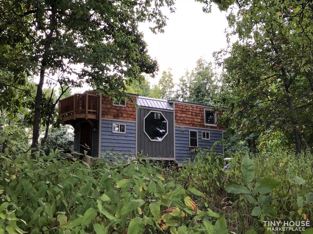 28 Foot Custom Luxury Tiny House that is Full of Amenities!!  