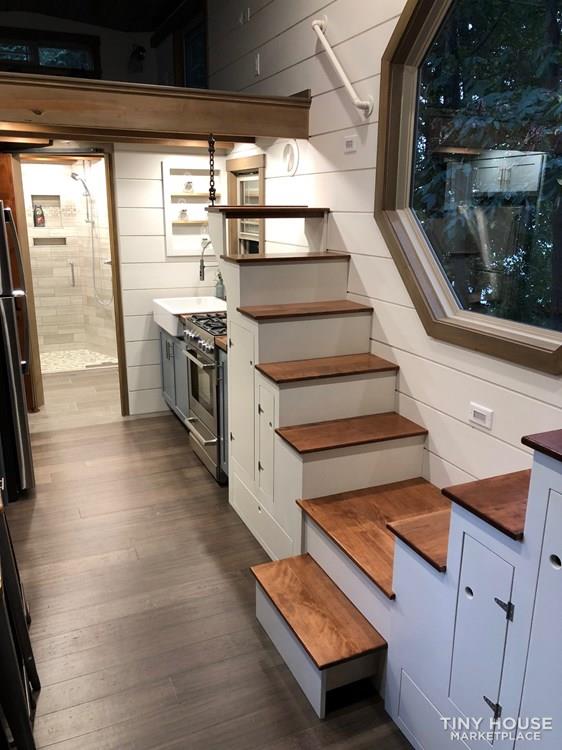 28 Foot Custom Luxury Tiny House that is Full of Amenities!!   - Image 4 Thumbnail