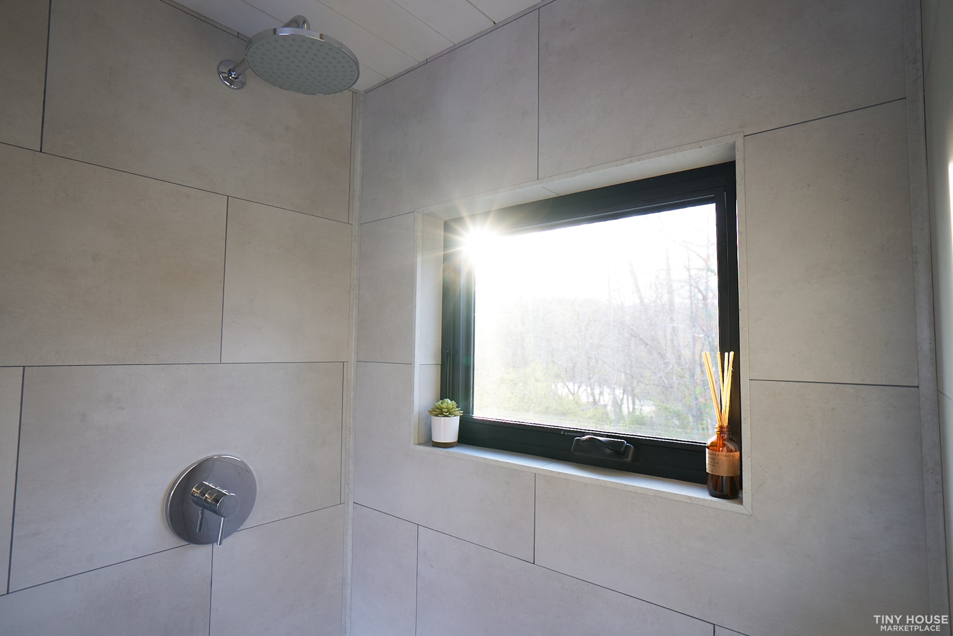 28 Foot Modern Tiny Home - Image 2 Thumbnail