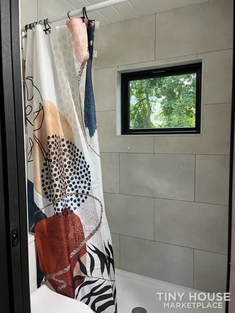 28 Foot Modern Tiny Home - Image 3 Thumbnail