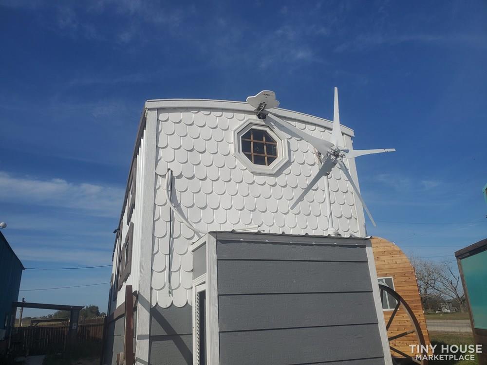 28 ft solar and wind power tiny house - Image 2 Thumbnail