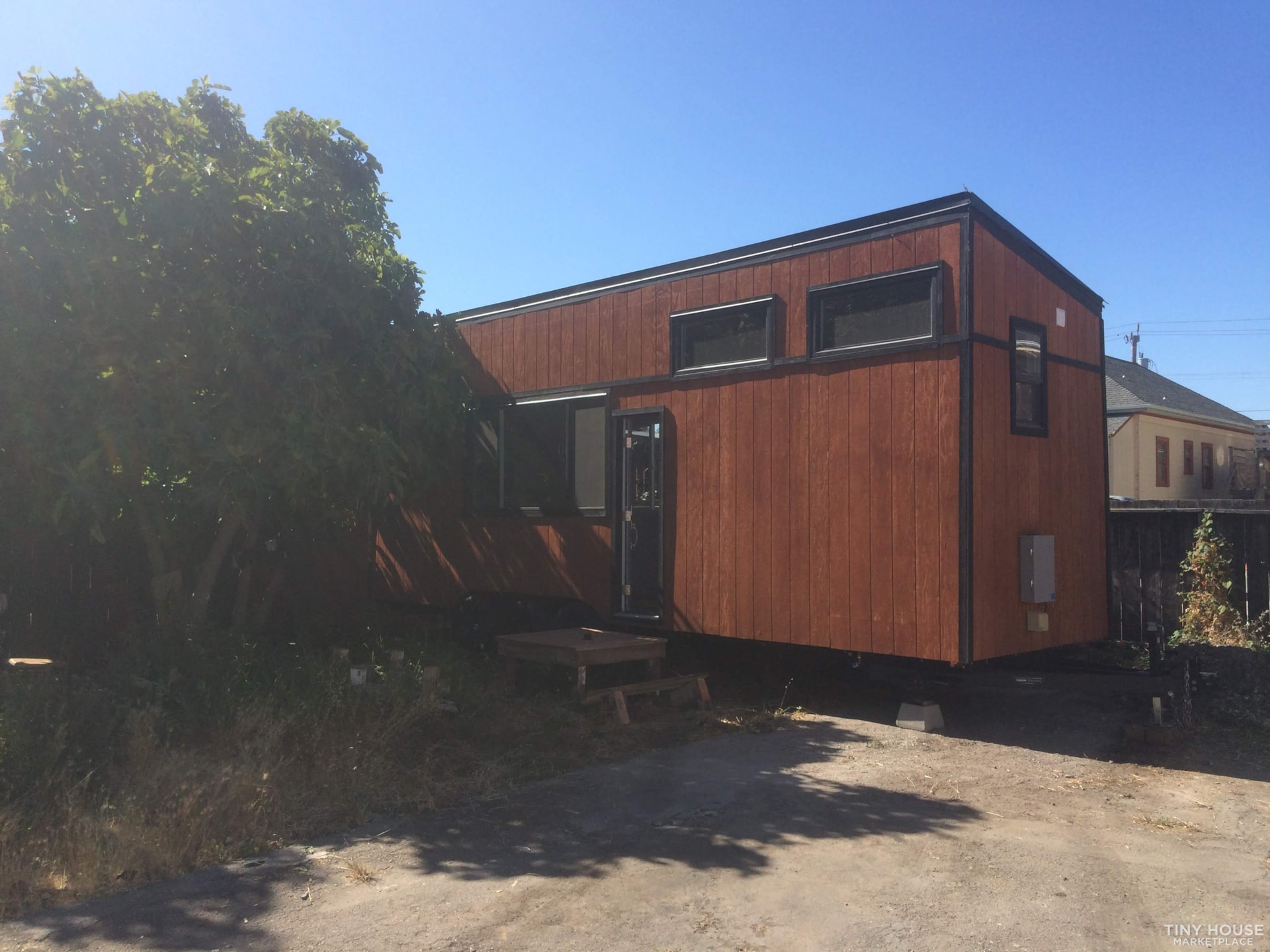 28' Modern and Spacious Tiny House on Wheels in Oakland