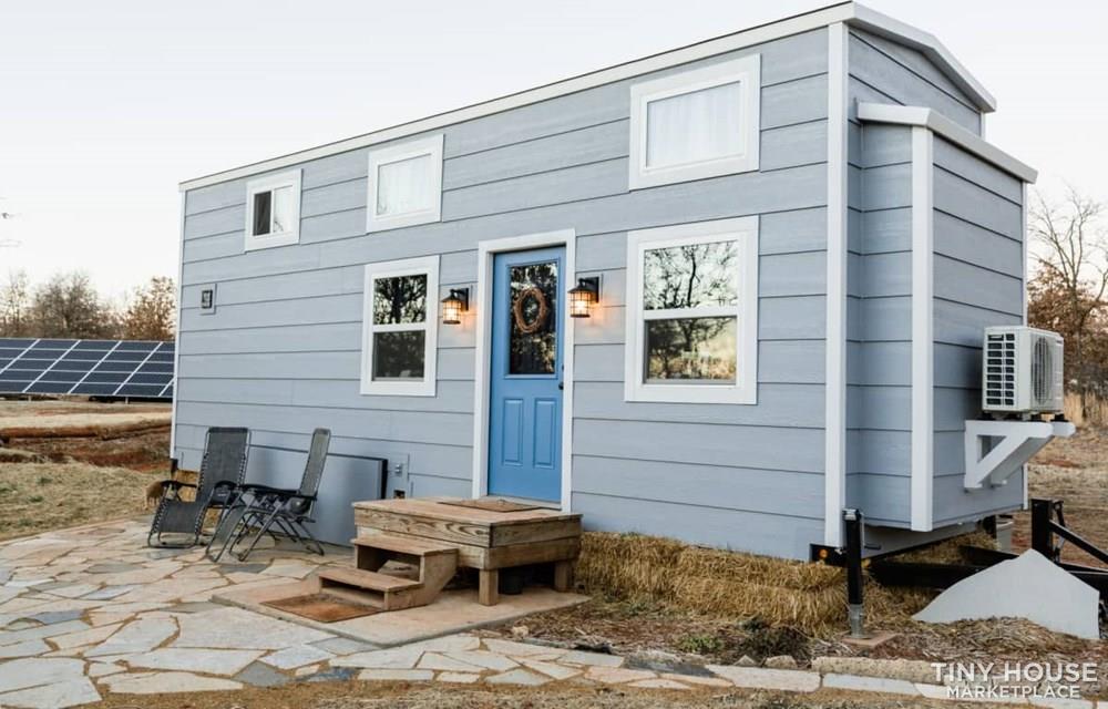 28' Modern Farmhouse - Functional and Beautiful!  - Image 2 Thumbnail