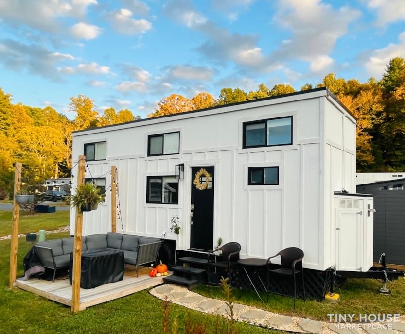 28’ Modern Tiny House - Image 1 Thumbnail