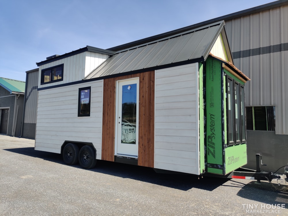 28' Modern Farmhouse Tiny House on Wheels!