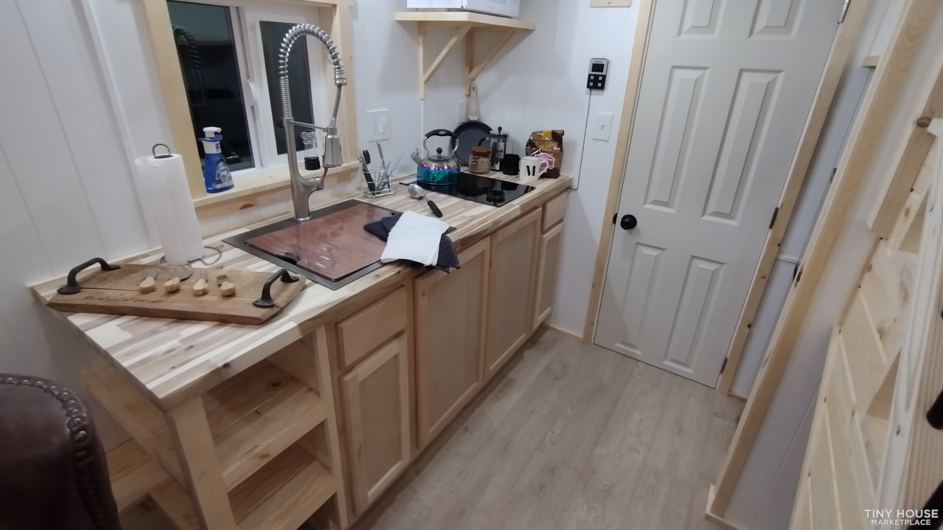28' Tiny Home/Mega Storage - Image 4 Thumbnail