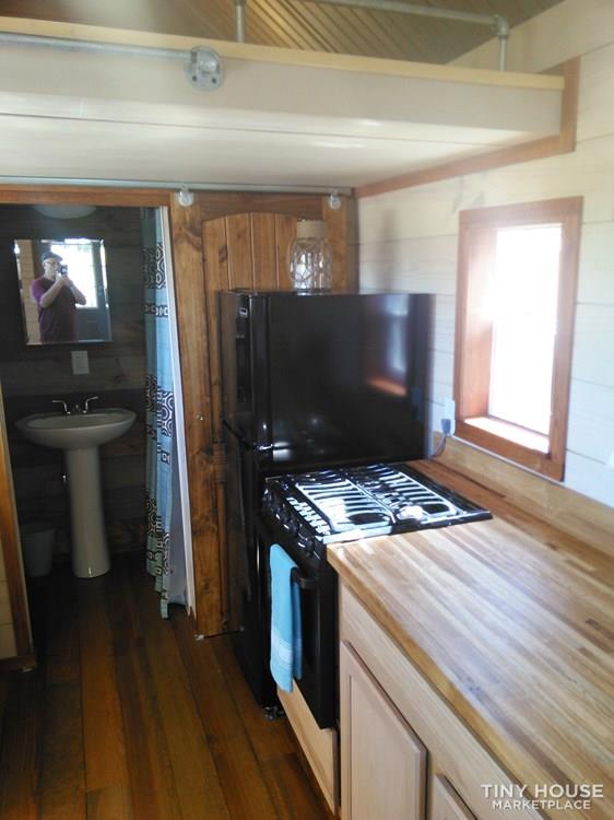 28' Tiny House - Image 4 Thumbnail