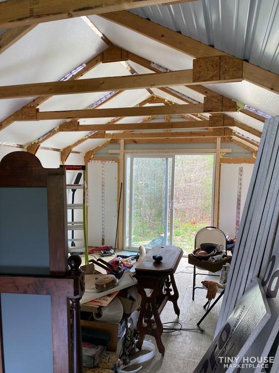 288 sq. ft tiny house off grid and completely solar!