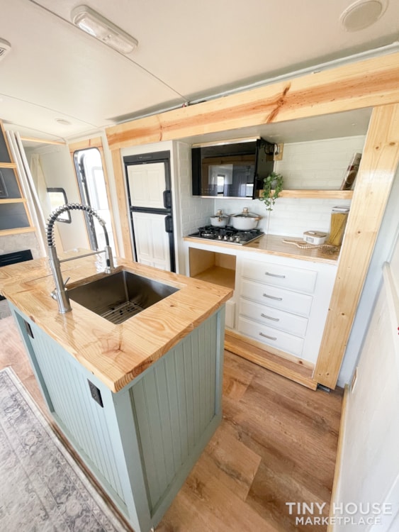 288Sq Ft Traveling Trailer Dream Home-Newly Renovated - Image 2 Thumbnail