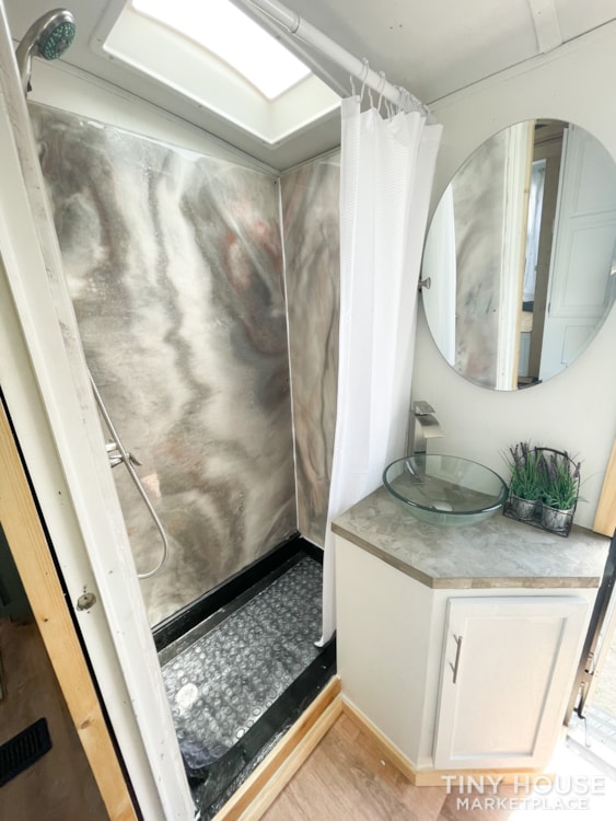 288Sq Ft Traveling Trailer Dream Home-Newly Renovated - Image 4 Thumbnail