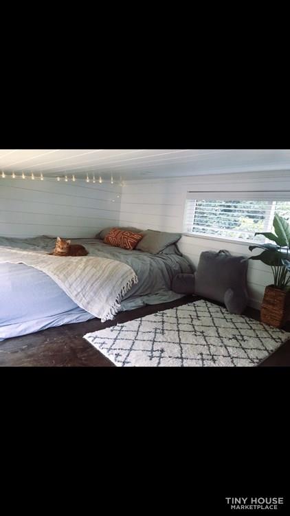 28ft Custom Built Tiny Home - Image 3 Thumbnail