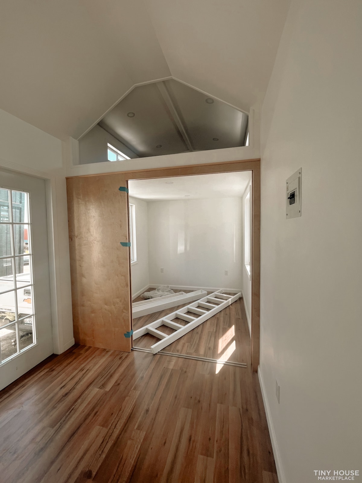 28ft Downstairs Bedroom + LOFTS  - Image 4 Thumbnail