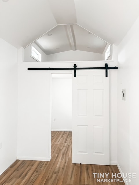 BRAND NEW 28ft Jessica Tiny Home on Wheels  - Image 4 Thumbnail
