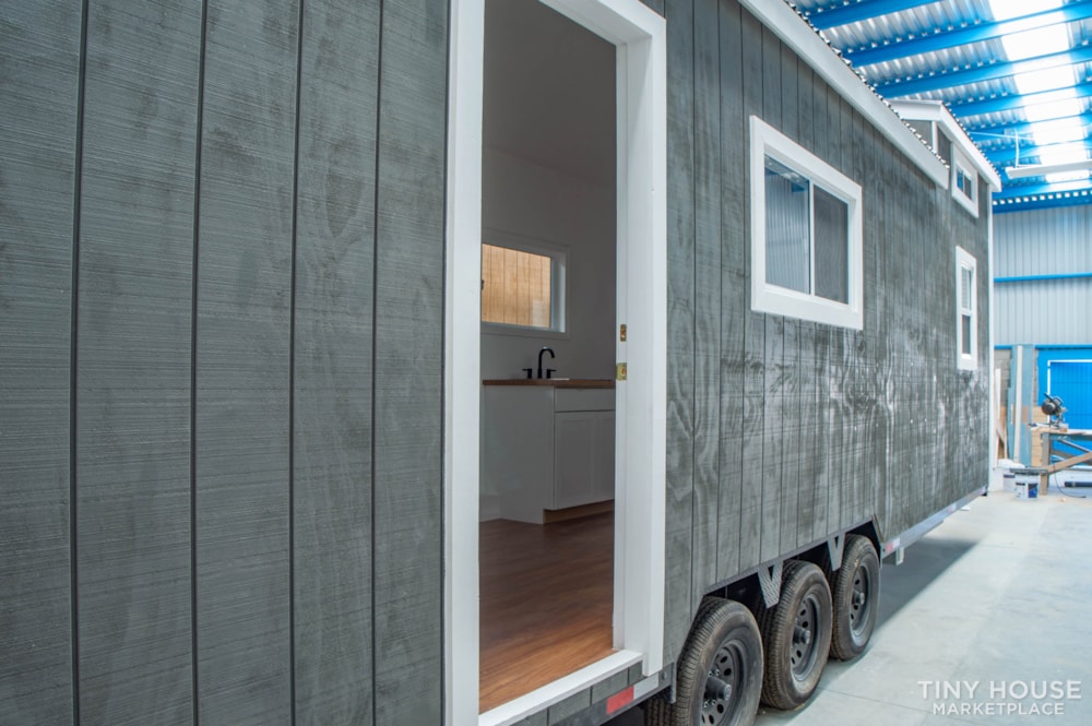28ft Lisa Tiny Home on Wheels  - Image 2 Thumbnail