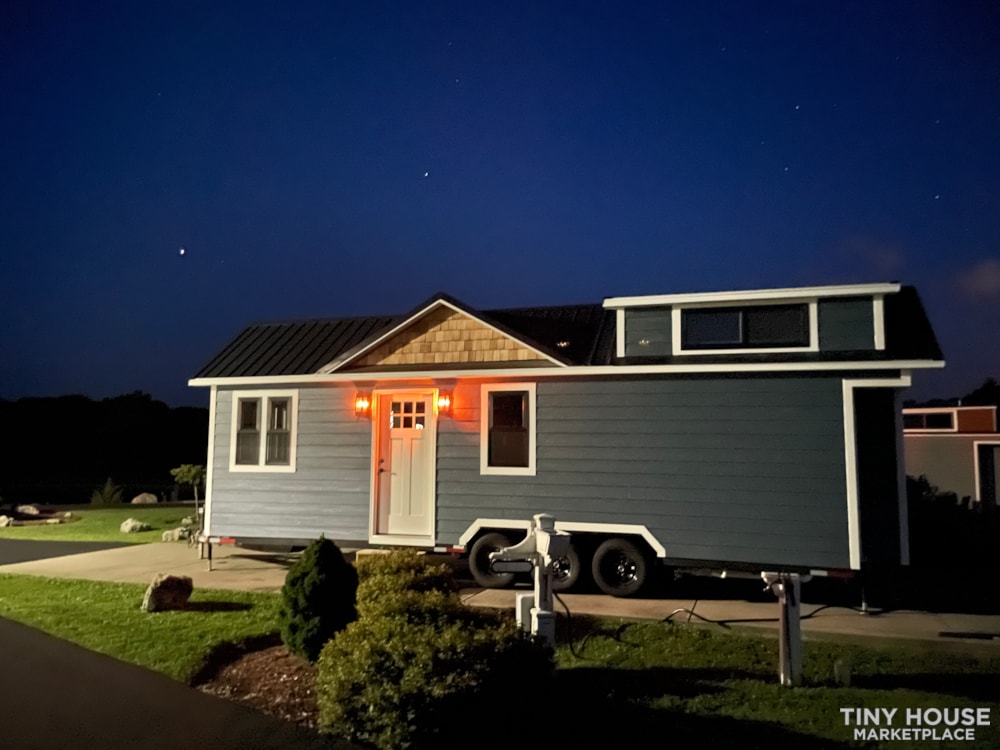 30’ Craftsman Tiny House Home - Image 2 Thumbnail