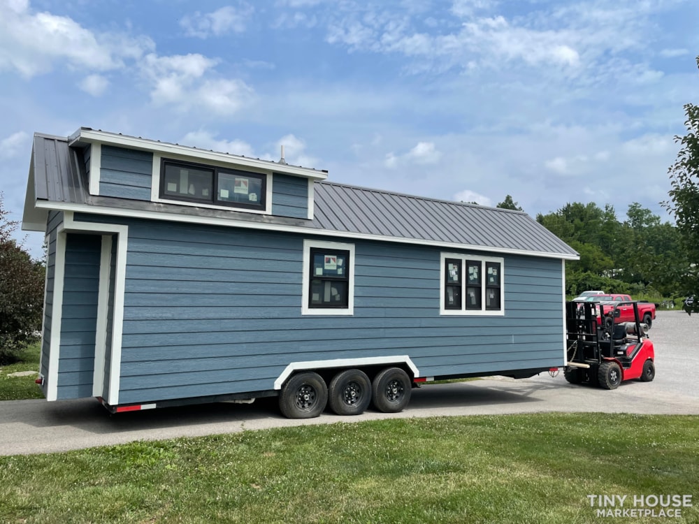 30’ Craftsman Tiny House Home - Image 3 Thumbnail