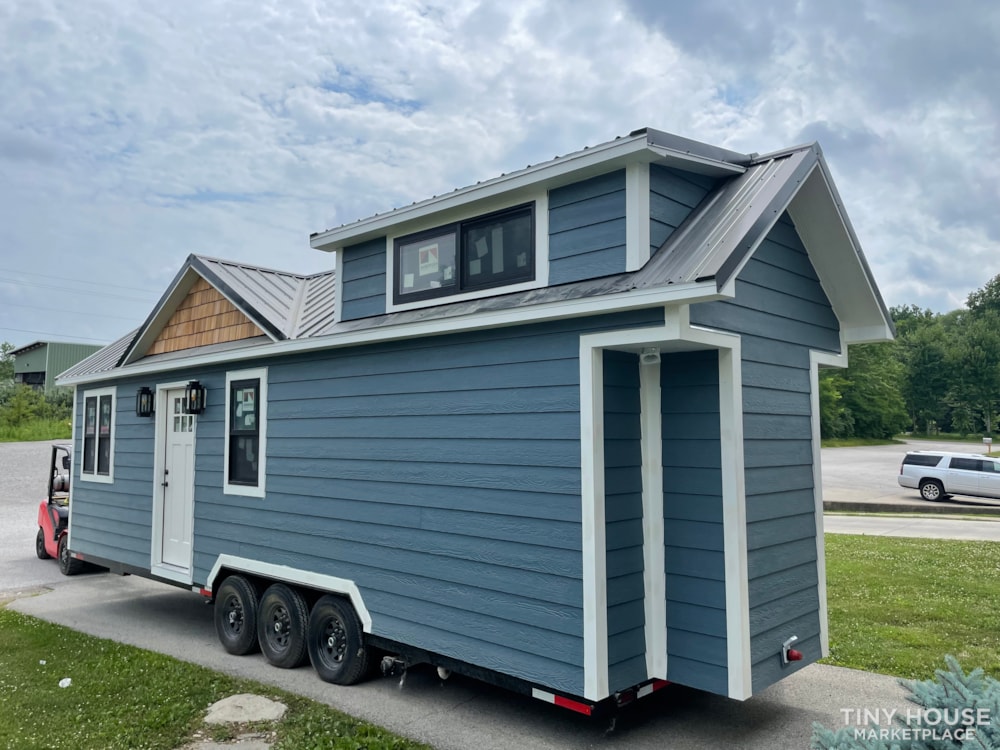 30’ Craftsman Tiny House Home - Image 4 Thumbnail
