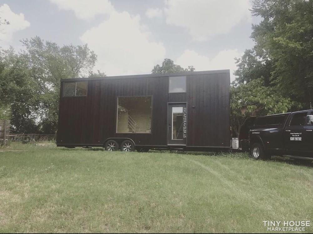 30' Escape One XL For Sale - Image 1 Thumbnail