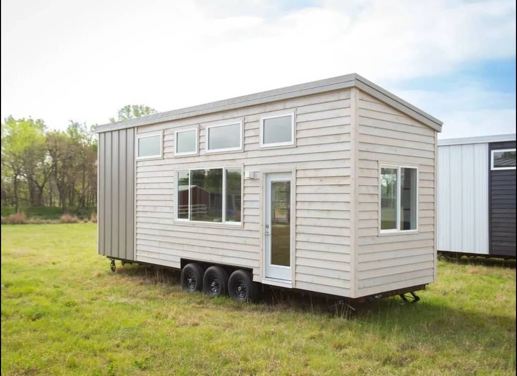 30' sun drenched 3 sleeping areas!! - Image 3 Thumbnail