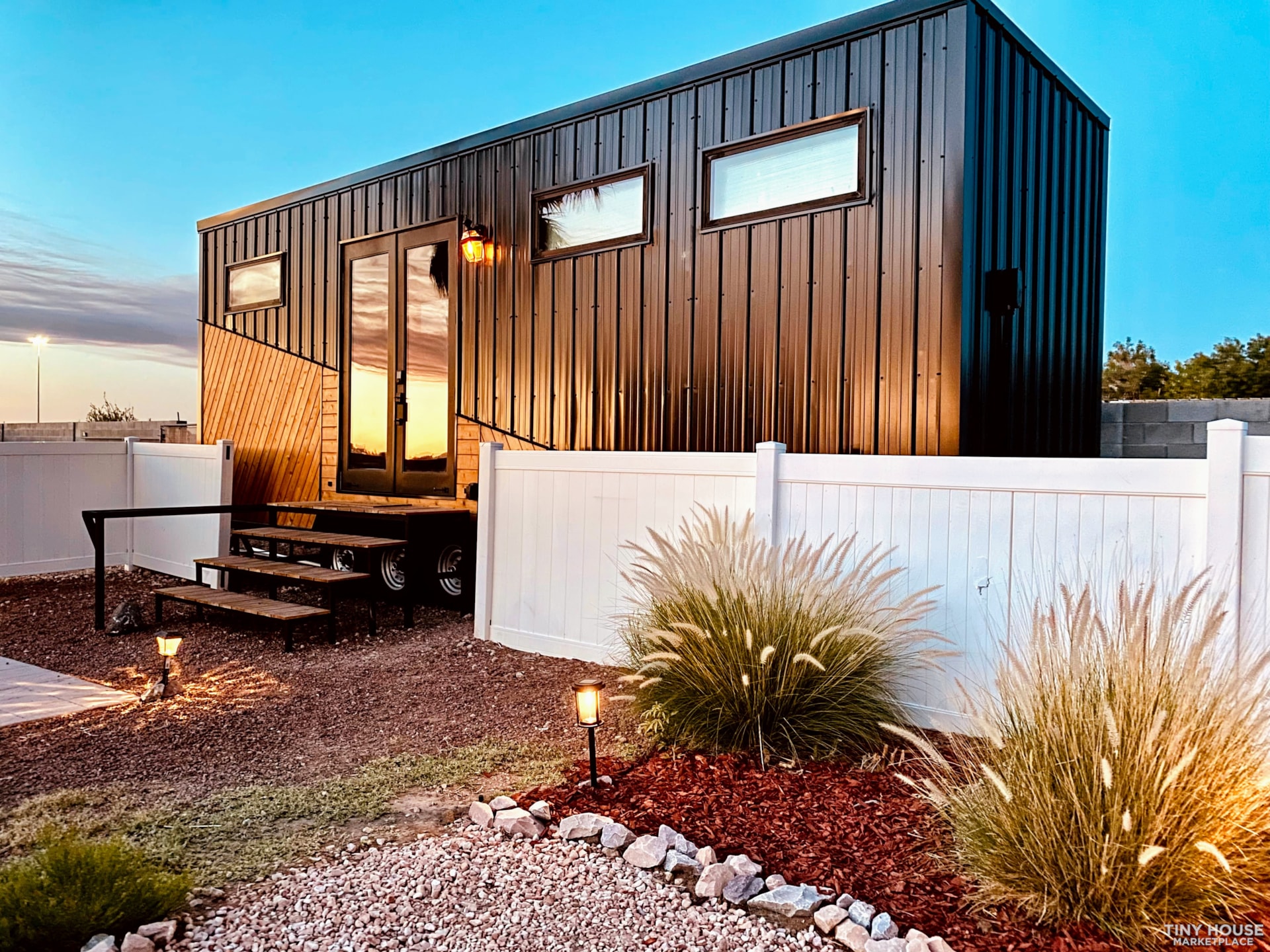 30' Tiny Home on Wheels: Lady Luck - Image 1 Thumbnail