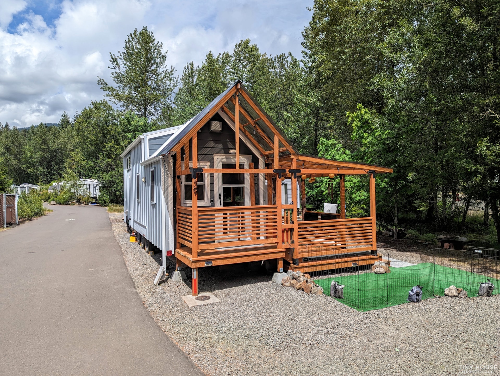 30' Tiny House on Wheels. Ready to Roll!