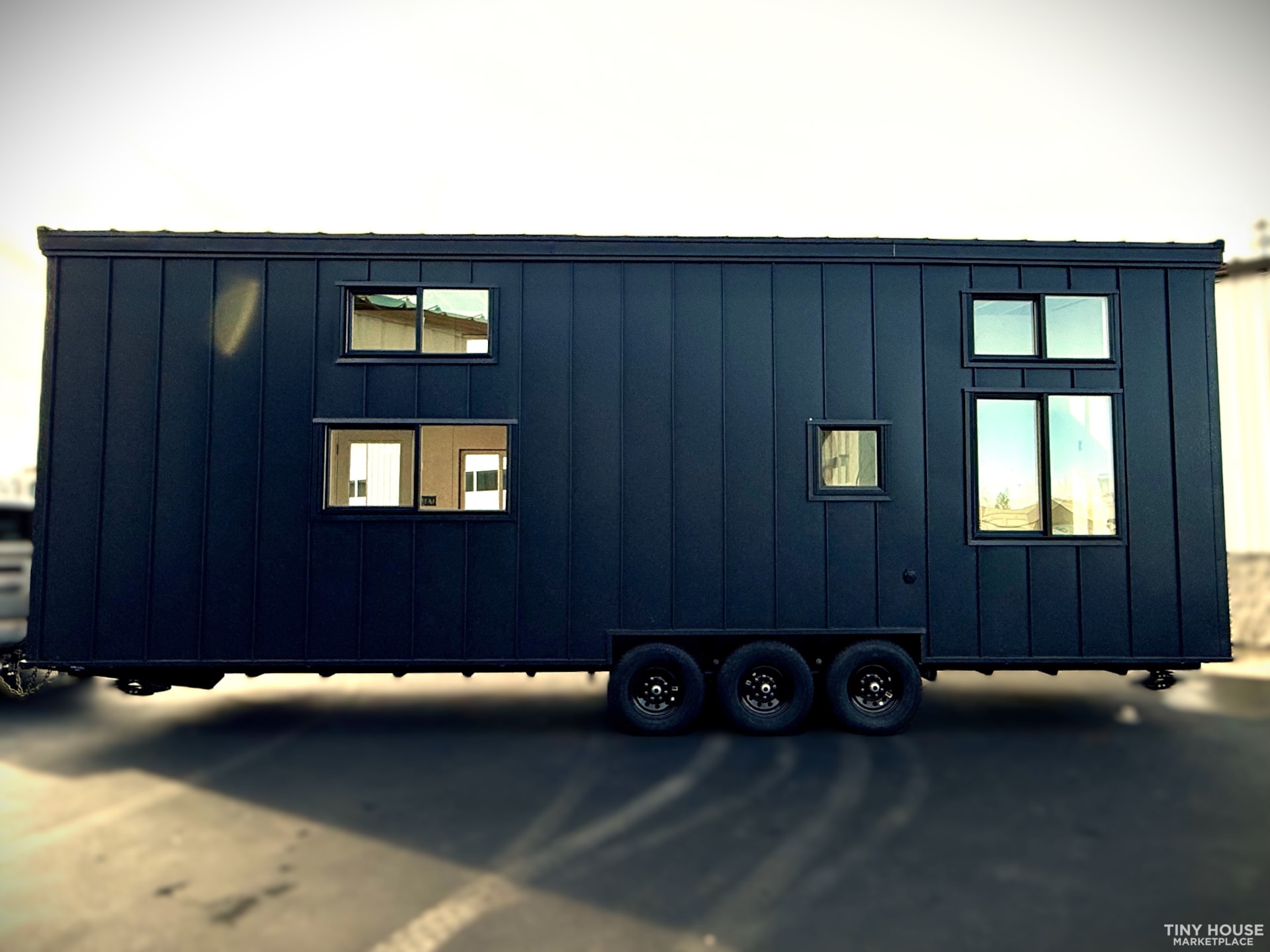 Beautiful 30' tiny house with downstairs bedroom and loft --Price Reduced-- - Image 3 Thumbnail