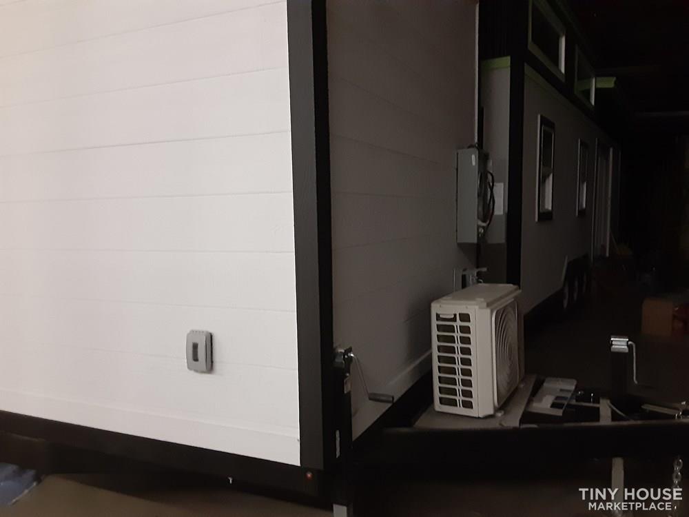 30' Tiny House with two Queen Lofts, large living or third bedroom. - Image 3 Thumbnail