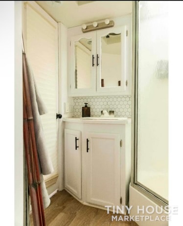 Stunning RV For Sale in California! Delivery Available! - Image 4 Thumbnail
