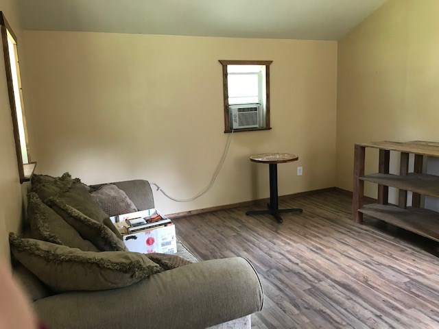 30ft X 16ft- 1 bedroom 1 bathroom Cabin - Image 1 Thumbnail