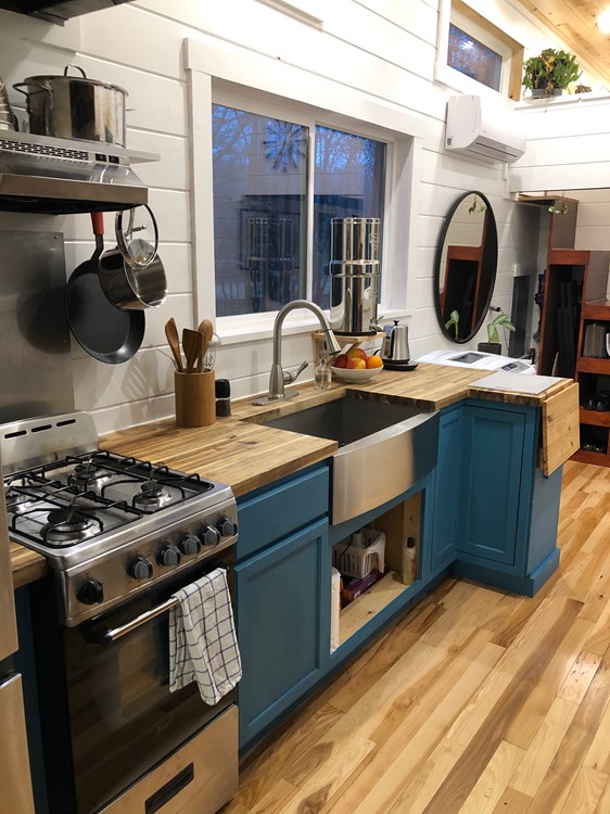 32 ft Tiny House with 2 Lofts, Flex Room + Walk-In Shower! - Image 4 Thumbnail