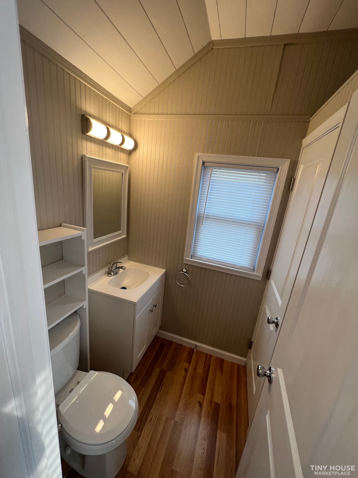 32' Tiny Home - Image 3 Thumbnail