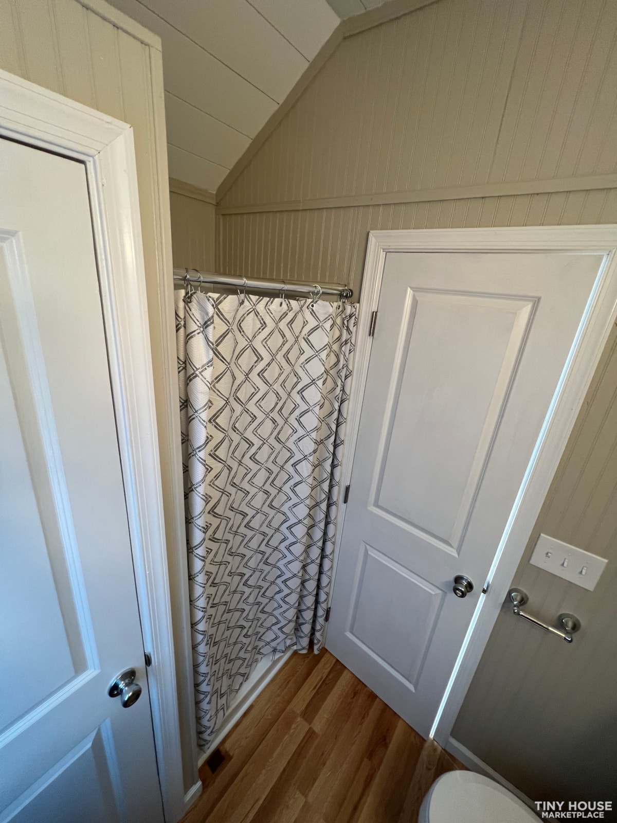 32' Tiny Home - Image 4 Thumbnail