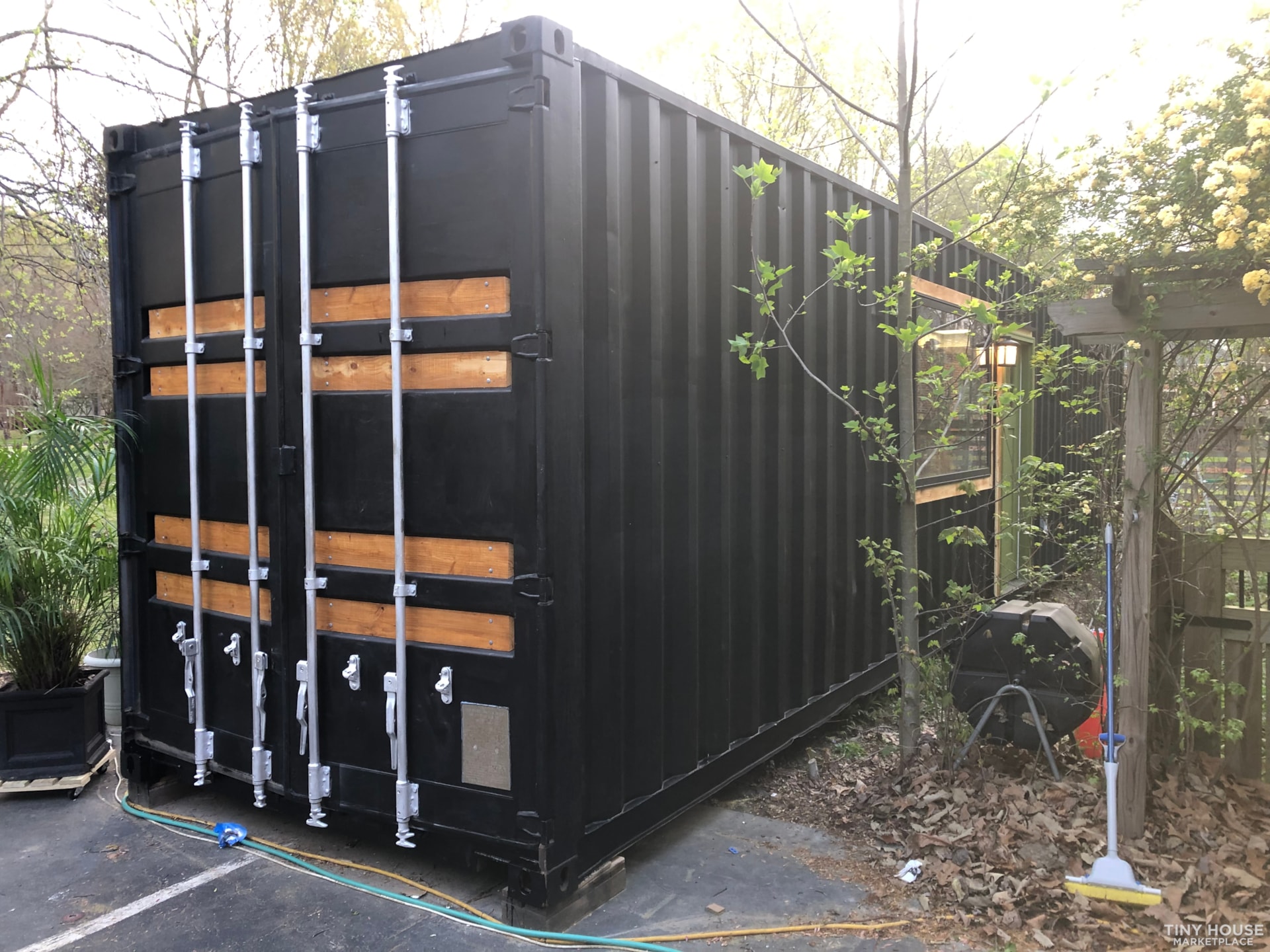 320 sq ft modern industrial designed Container  - Image 2 Thumbnail