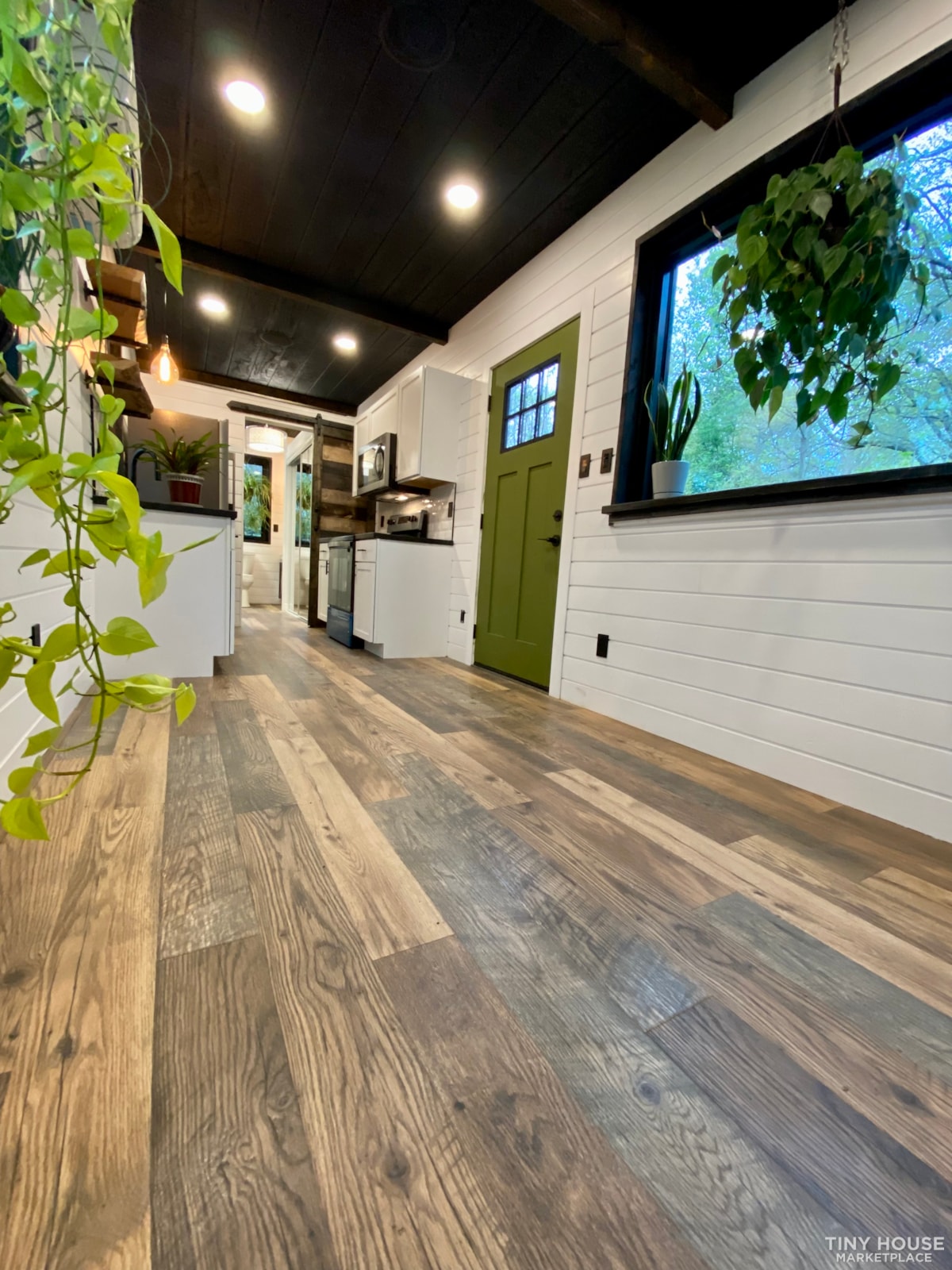 320 sq ft modern industrial designed Container  - Image 4 Thumbnail